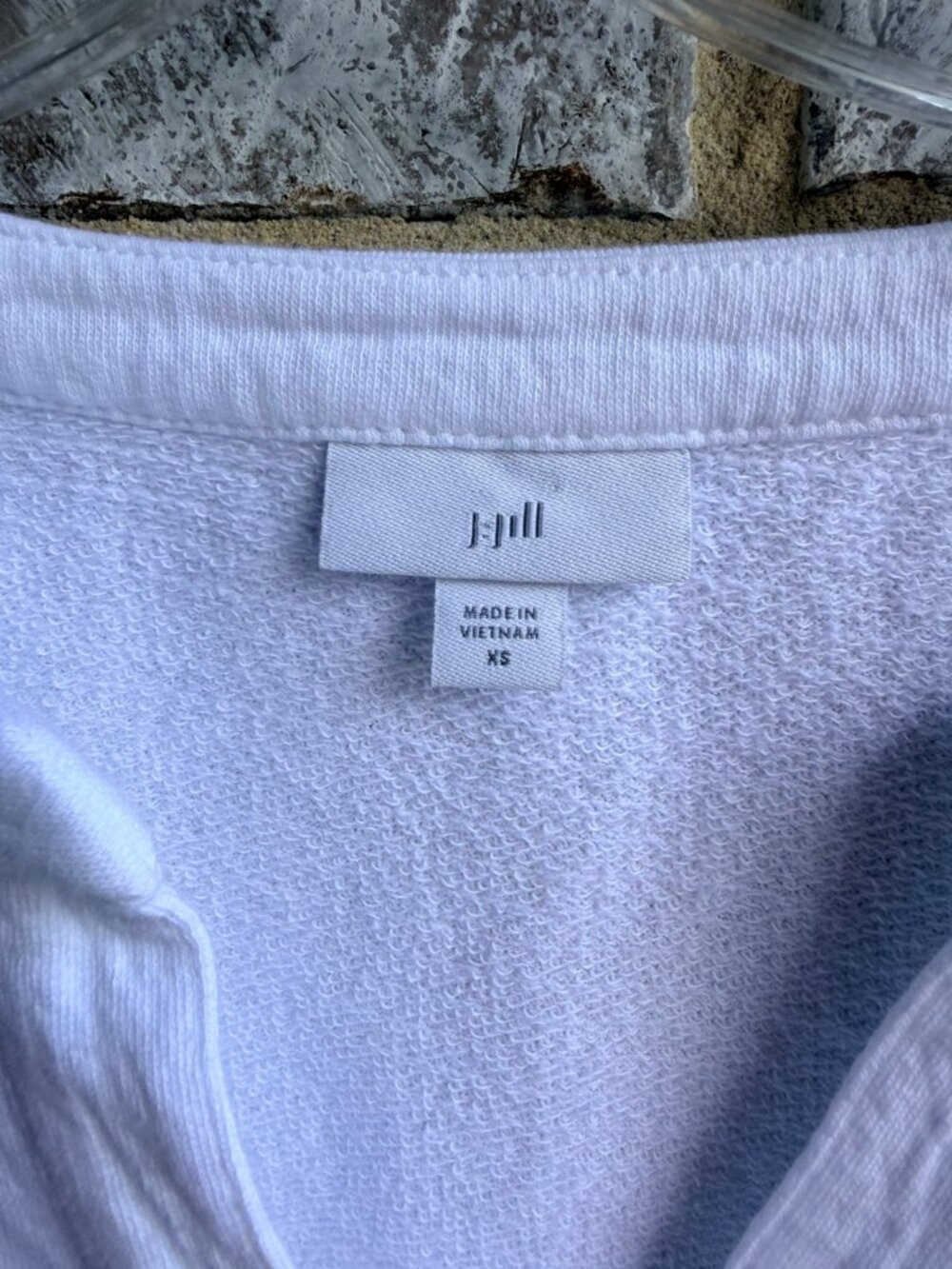 J. Jill Long Sleeve Split V-Neck White Sweatshirt Women's Size XS - Picture 3 of 6